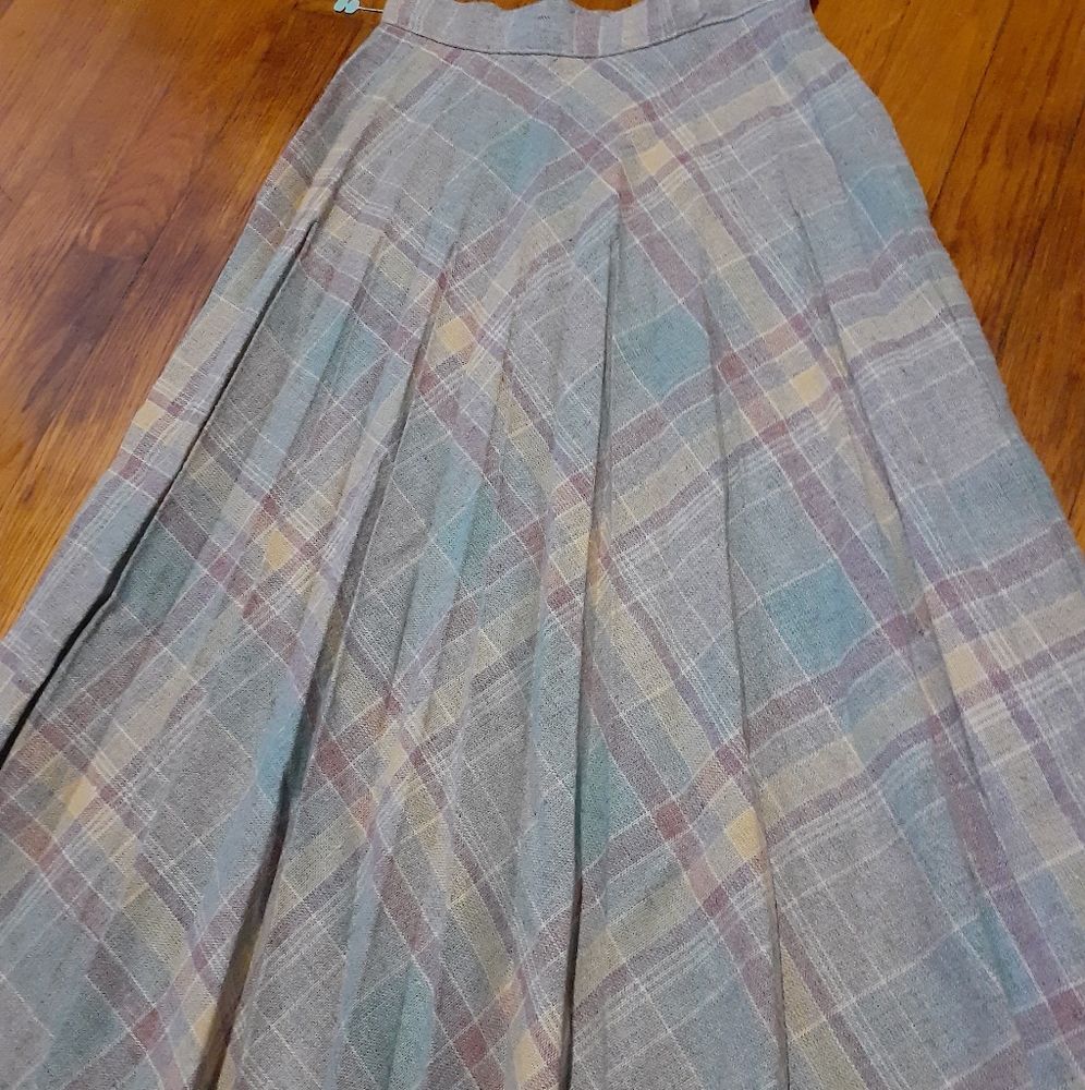 Genuine Vintage wool blend a line skirt pleated